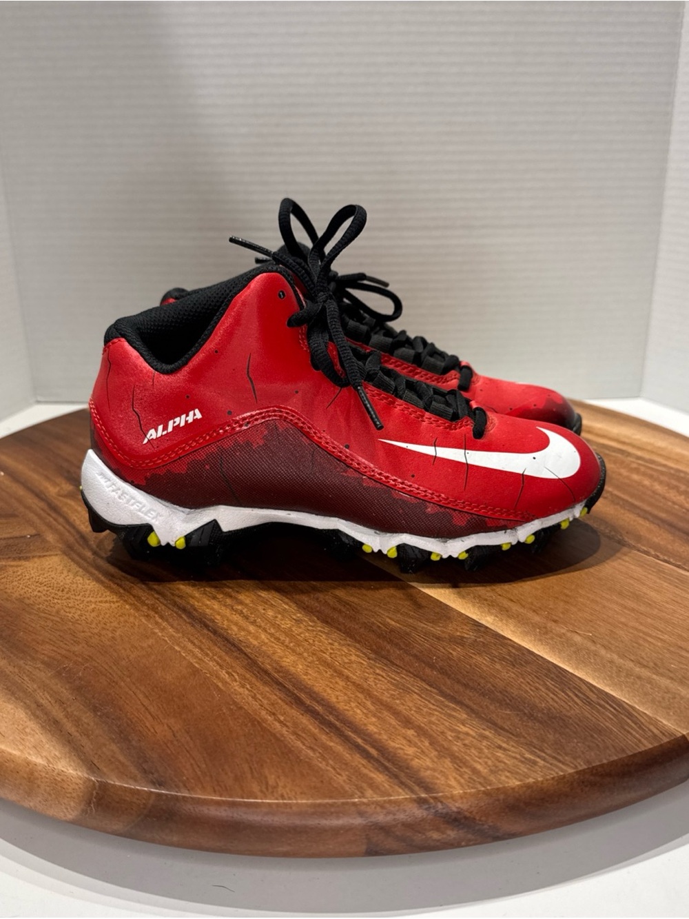 Nike Alpha Shoes Red Football Cleats Kids Size 2Y Synthetic 719952-610